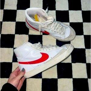 Nike blazer mid ‘77 vintage habanero red